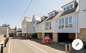 Viking Bay House